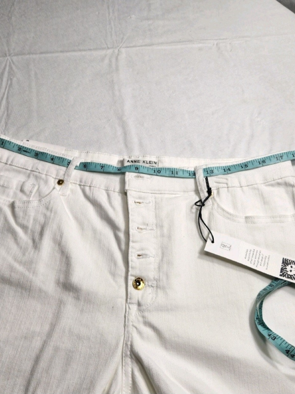 Anne Klein Womens Size 16 white Button fly  High Rise Shorts Stretch NWT 03 - Picture 7 of 13